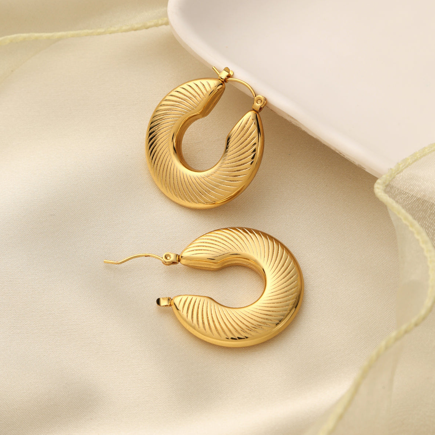 Dorata Disc Hoops